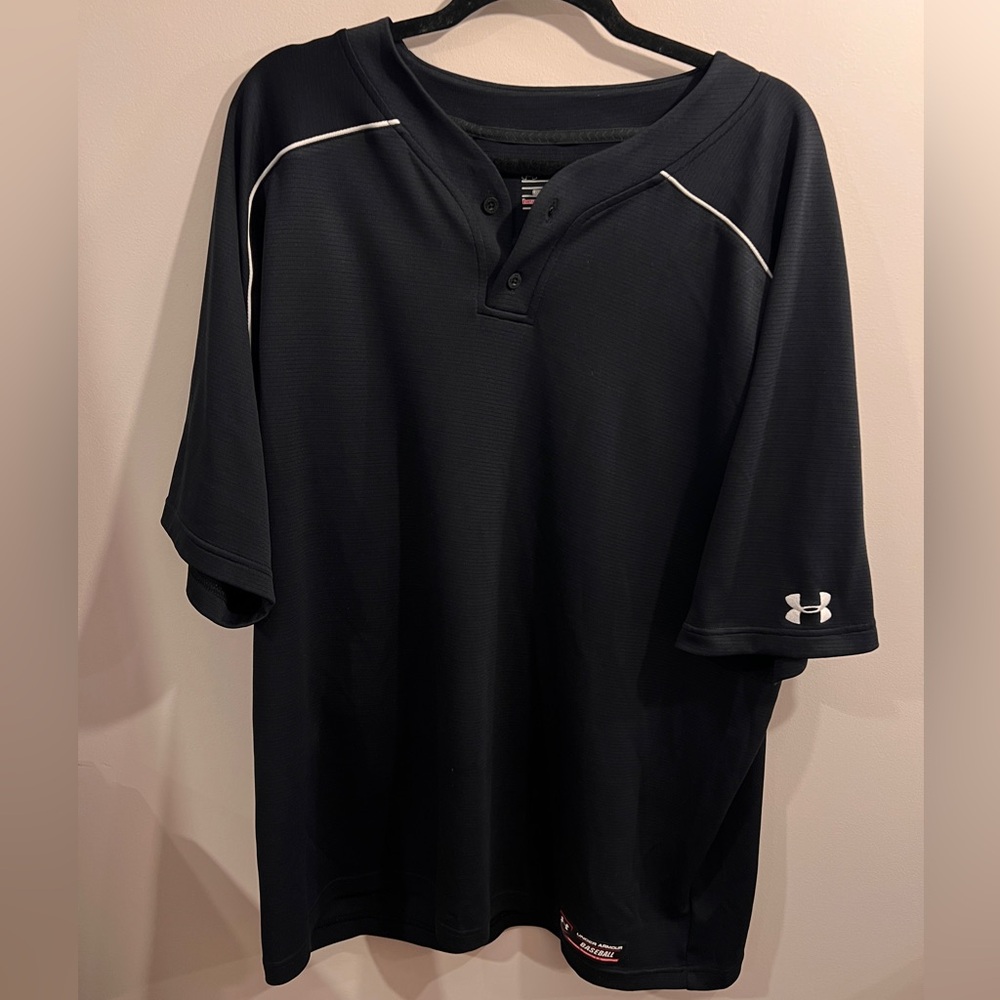 Under Armour Men’s HeatGear Black Performance Jersey Moisture-Wicking fabric